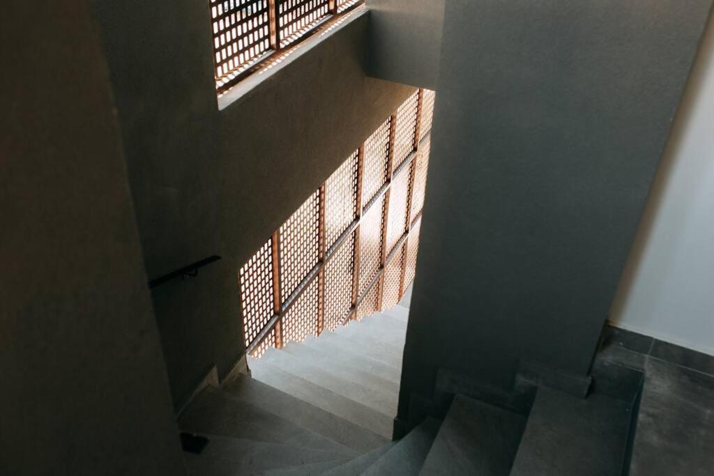 Glamorous Studio Near Center كاندية المظهر الخارجي الصورة