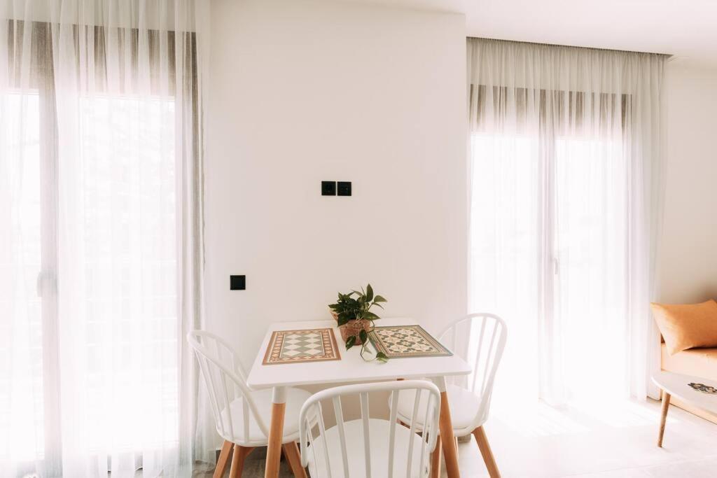 Glamorous Studio Near Center كاندية المظهر الخارجي الصورة